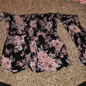 American Eagle Floral Top